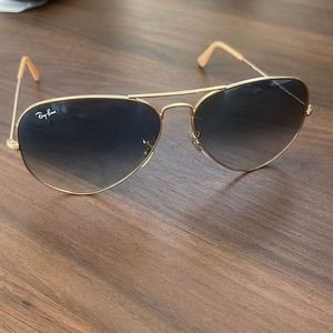 Ray-Ban Blue Gradient Aviators Sunglasses